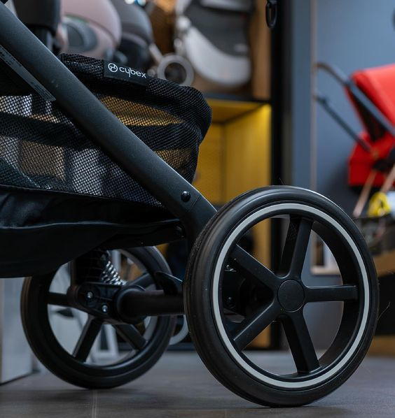 Прогулочная коляска Cybex Beezy Magic Black с дождевиком и бампером v9zeq4fm67h650qlhn159ji7nvami5b2