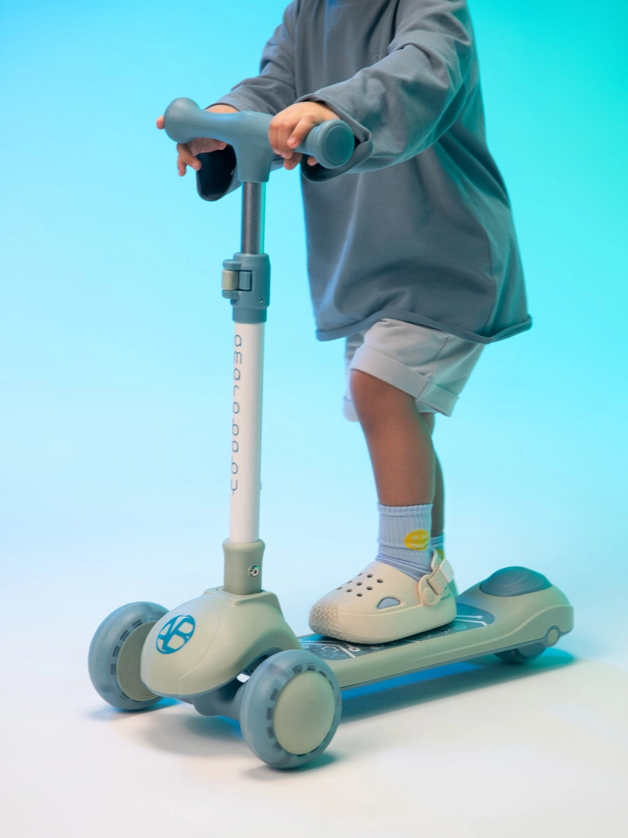 Самокат (кикборд) трехколесный Amarobaby Art Синий b7nrbdksuw83kc2yyywib1pdhzerae7v