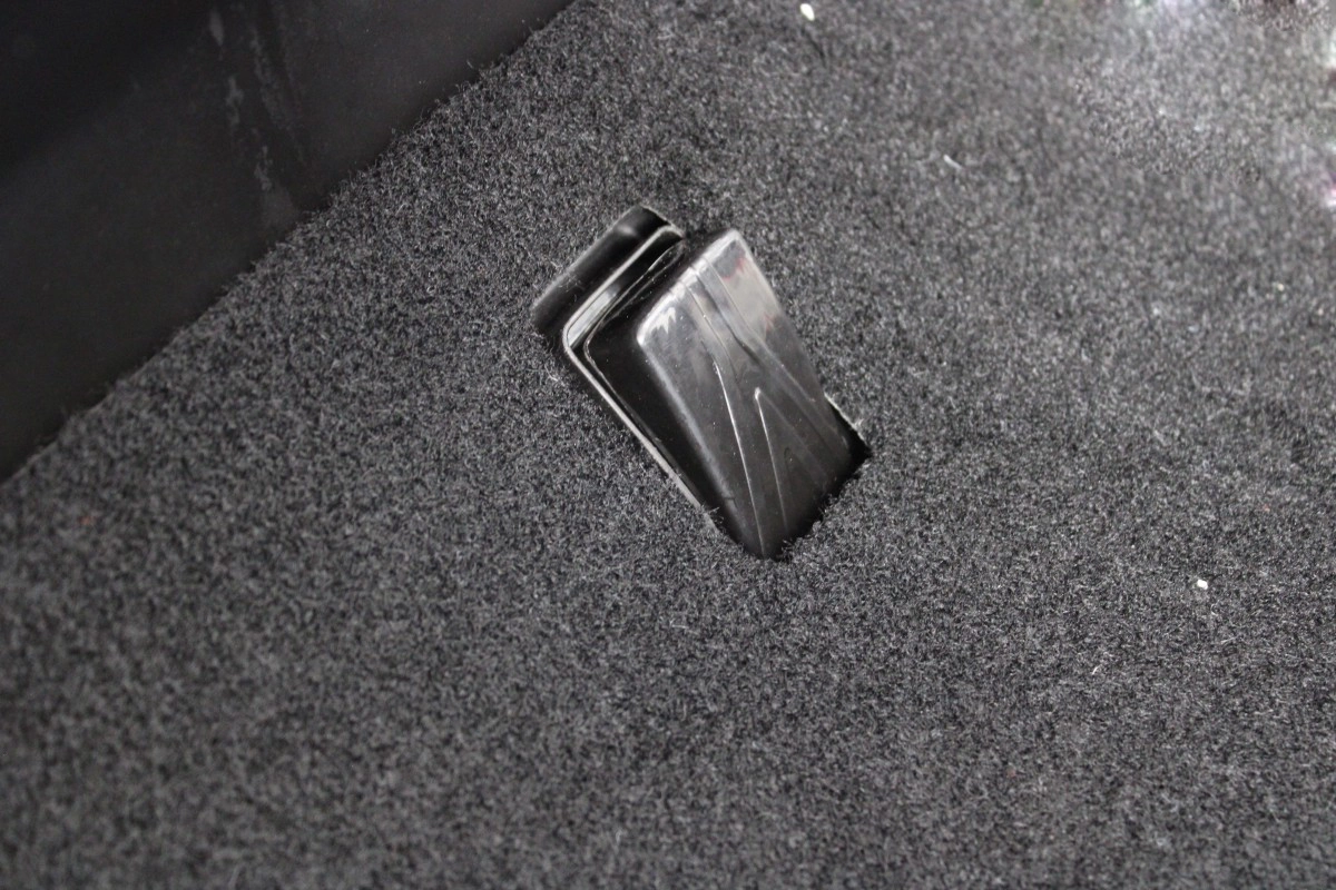 Детский электромобиль RiverToys Mercedes-Benz Unimog Concept P555BP Серебристый глянец og80xdx3vjde2dh9vccvbv34gmrhtv6f