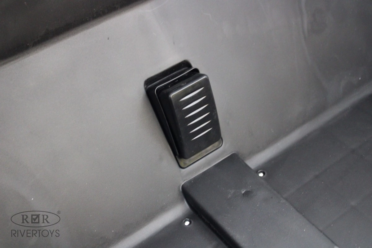 Детский электромобиль RiverToys E001EE красный ouklffg9ieewabb1sruky4k3b6xufeze