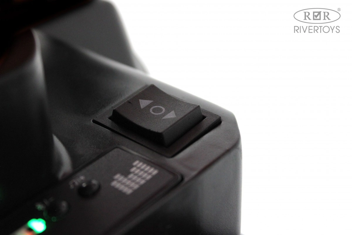 Детский электромобиль RiverToys G005GG белый kg25ncaob89aq12oa4egbppmpvs6m2v8