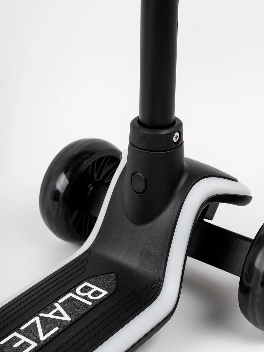 Самокат (кикборд) трехколёсный Amarobaby, Blaze Черный g4e0o7cw7w6d2ir3q6q2v9erjjn05y7s