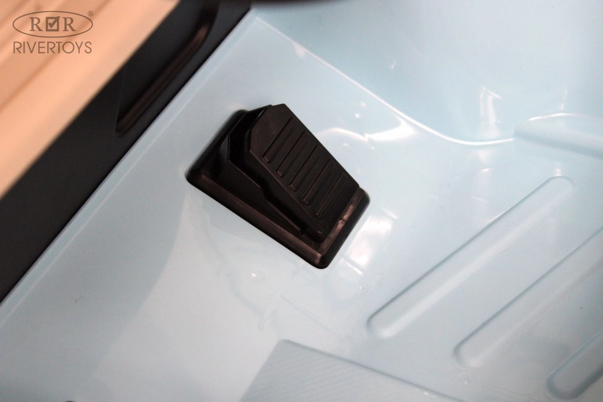 Детский электромобиль RiverToys C555MC синий pf1e09glp8q5i2xuv0wkw0e42sdrat2u