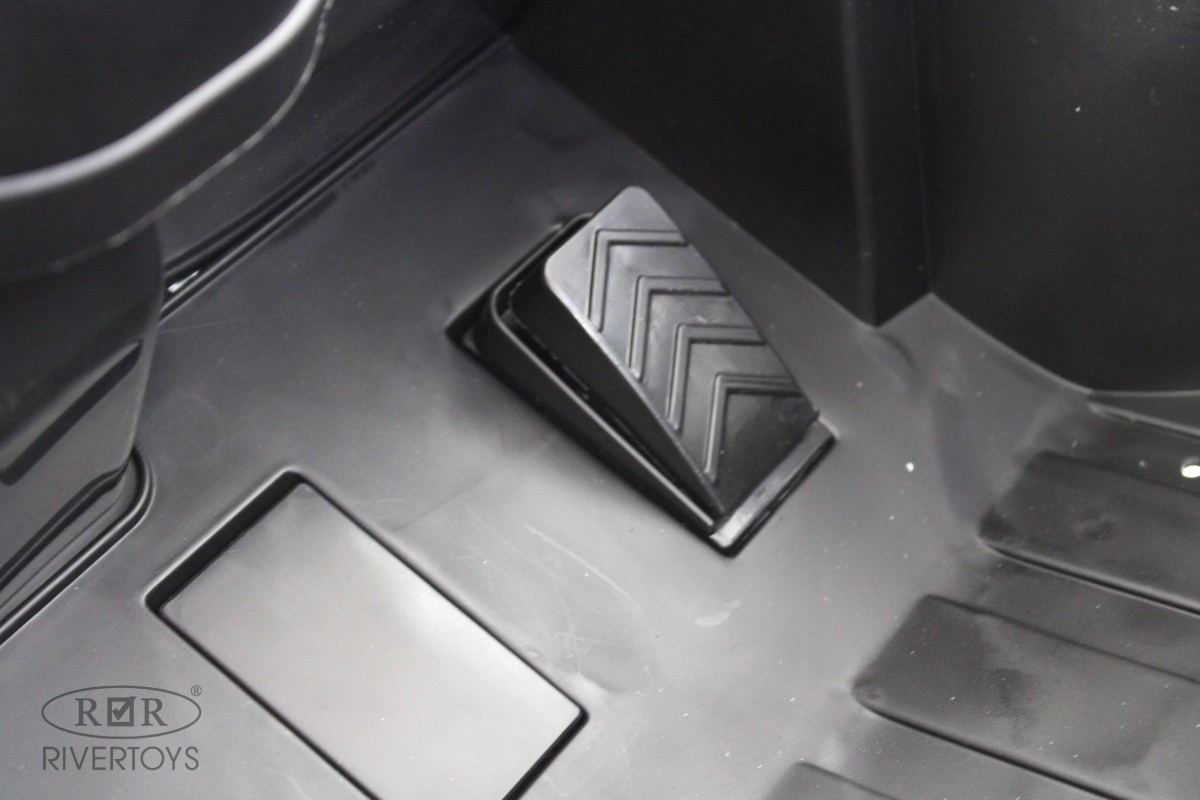 Детский электромобиль RiverToys X888XX белый q0it7myvb2385xbdomyn9tpzncmiheum