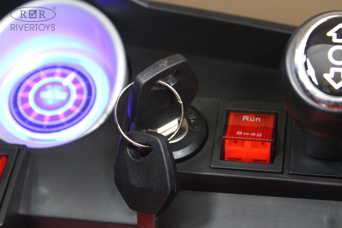 Детский электромобиль RiverToys X001XX черный глянец ml7uwgph11t4m6vx2s78k0dted48o1tg