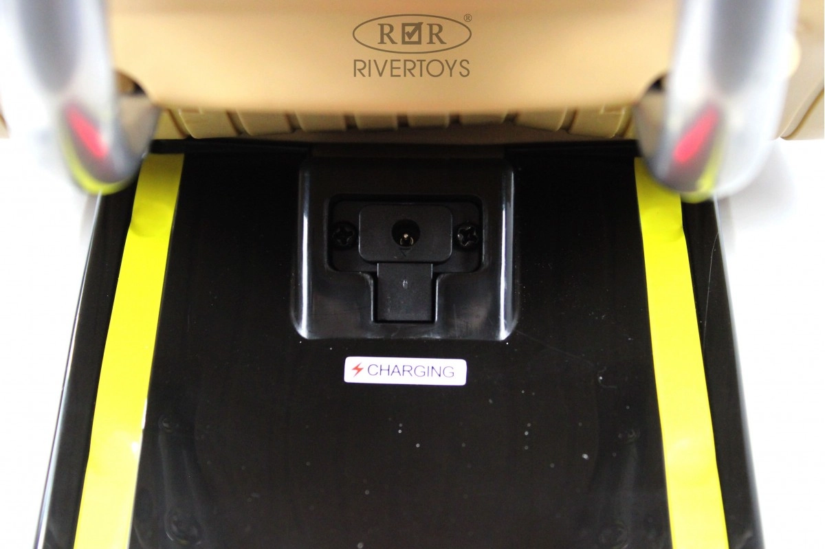 Детский электроскутер RiverToys K777PX-A бежевый 07bru89b05yi9v01tj88dw9z5yiq4mm9