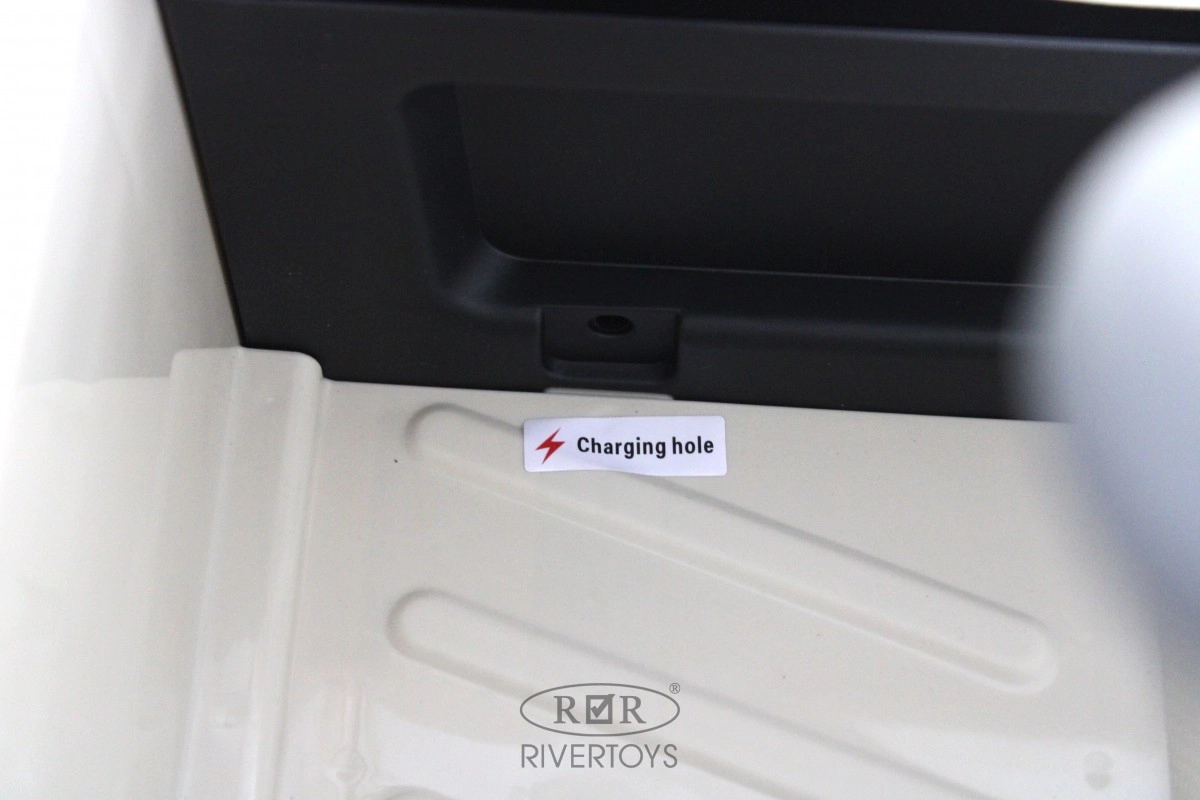 Детский электромобиль RiverToys C555MC белый 5i5m4e5vim9dtu85awlbcef3p3vsx9jc