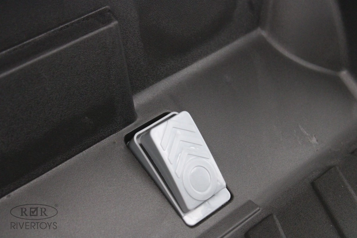 Детский электромобиль RiverToys C777CC красный k7rsvmgyrvx0lvcusa5b6izscnrgpjlr