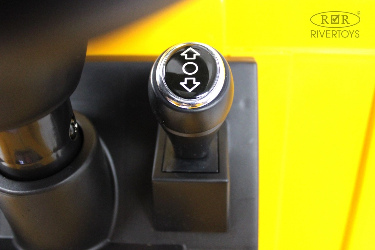 Детский электромобиль RiverToys G001GG жёлтый vbyz5boia9ame7narjkeixvdf9cc2dfw