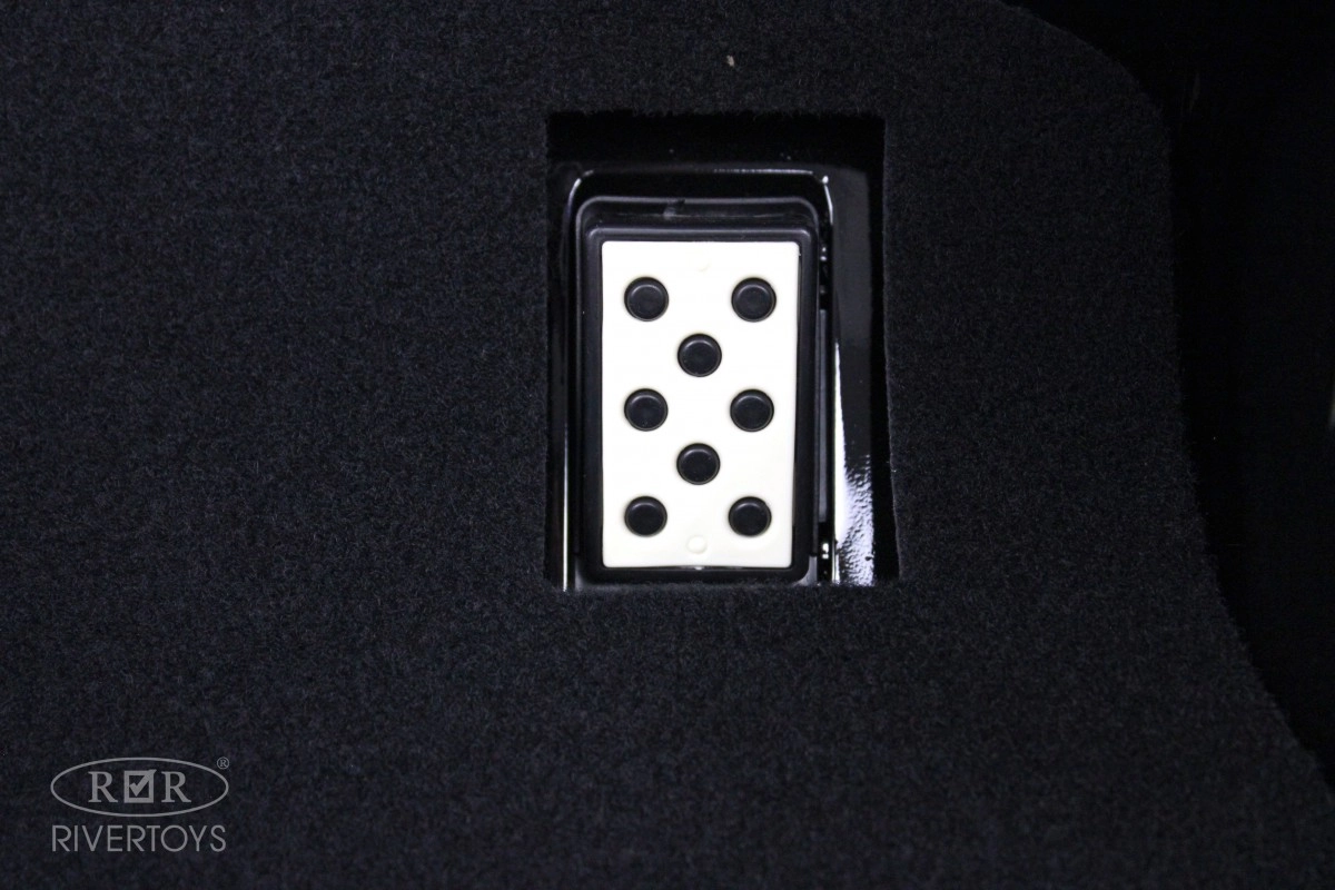 Детский электромобиль RiverToys Rolls-Royce E444EE черный глянец 2up4oalgishhtaaq5bm6wmopq2pjxvty