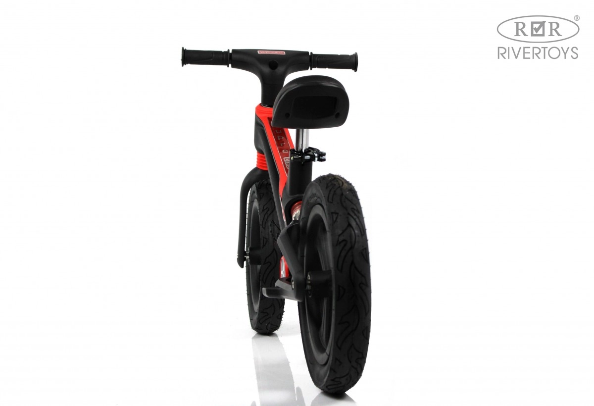 Детский беговел RiverToys М002БХ черный a7mzrh2q25961ra6y94789e95j4emg2e