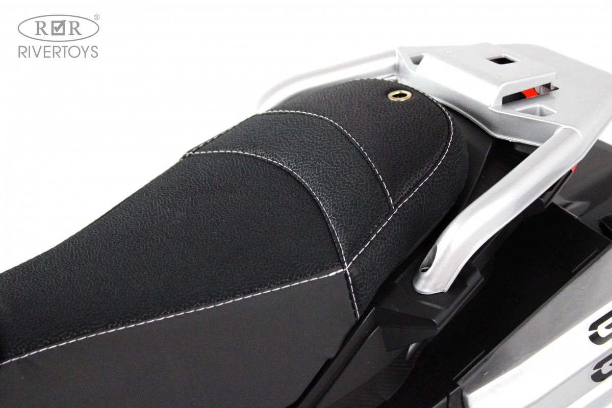 Детский электромотоцикл RiverToys М009БХ синий 8afc6r85izlaedtwq6lnkhc0k1dfni97