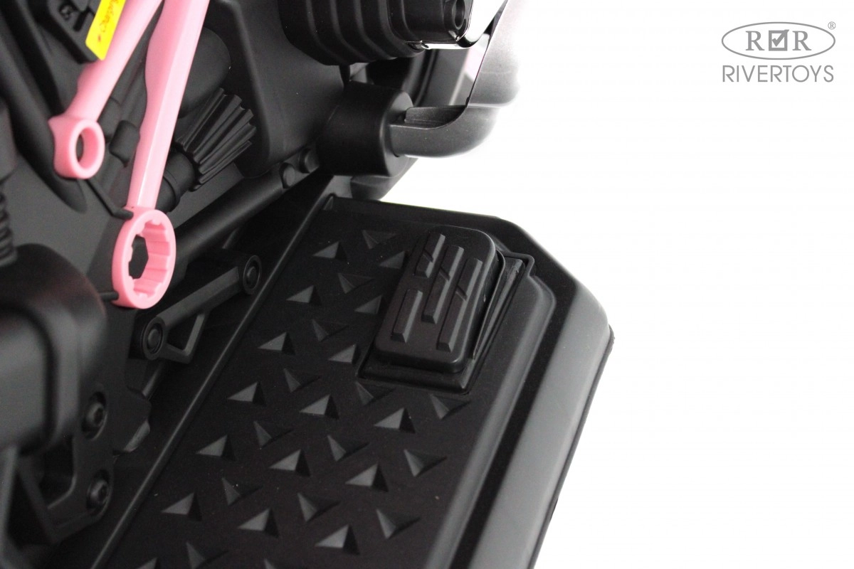 Детский электромотоцикл RiverToys М111БХ розовый 90ubbz9a58991q7ily976axbhrfpu415