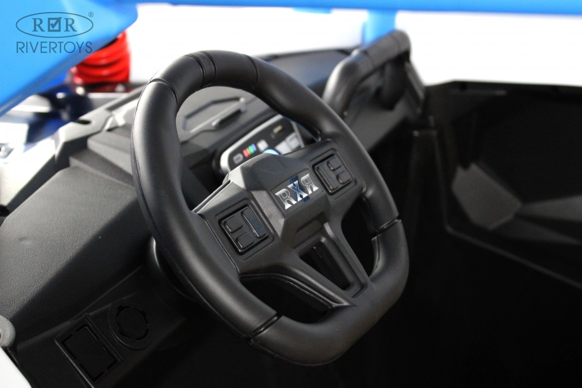 Детский электромобиль RiverToys E001EE бело-синий 3omkpacft06q1eiq980ytqkbrybv6yr4