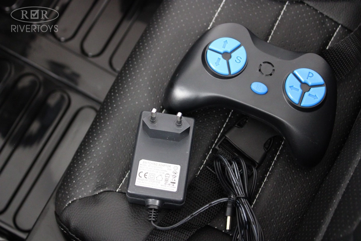 Детский электромобиль RiverToys T222TT 4WD черный 4vtix9l8tmu2awu7lmtek3q8xb2r67u9