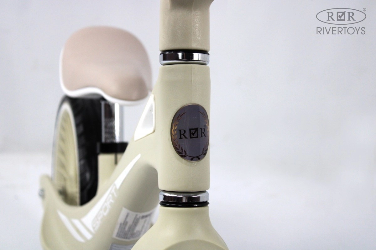 Детский беговел RiverToys HB-007-14 белый e23inkrtaqyyxqza0wa781p8nva1a089