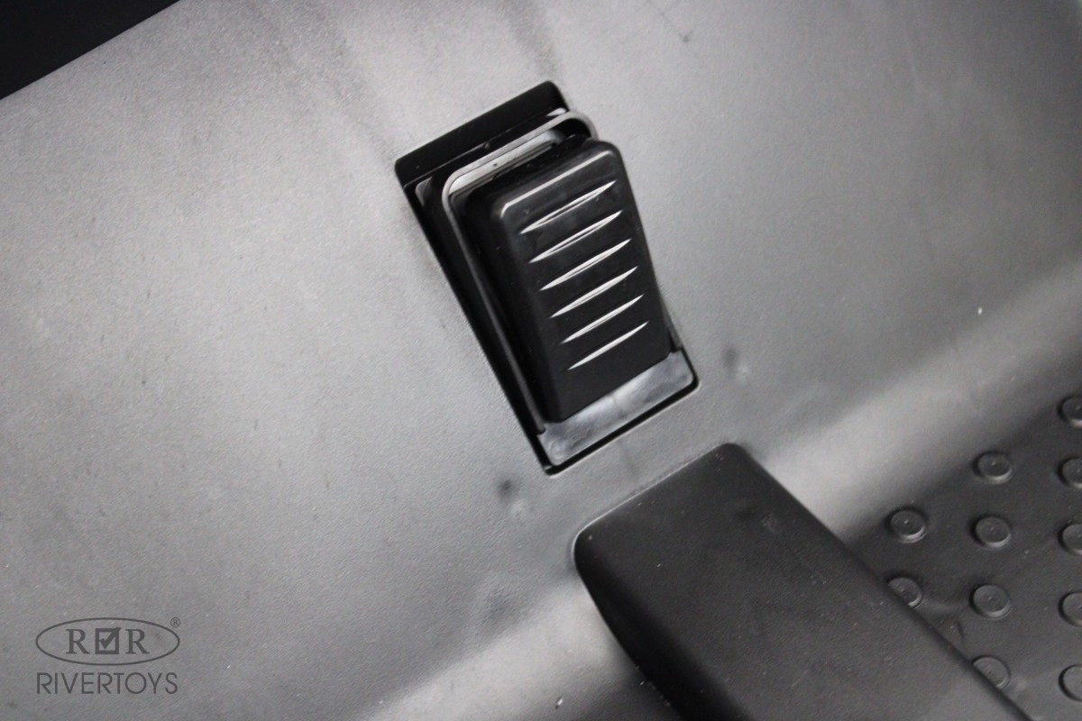 Детский электромобиль RiverToys K007AM синий znoah7gsjvo7mpje09pgsb7zlaxtxyg6