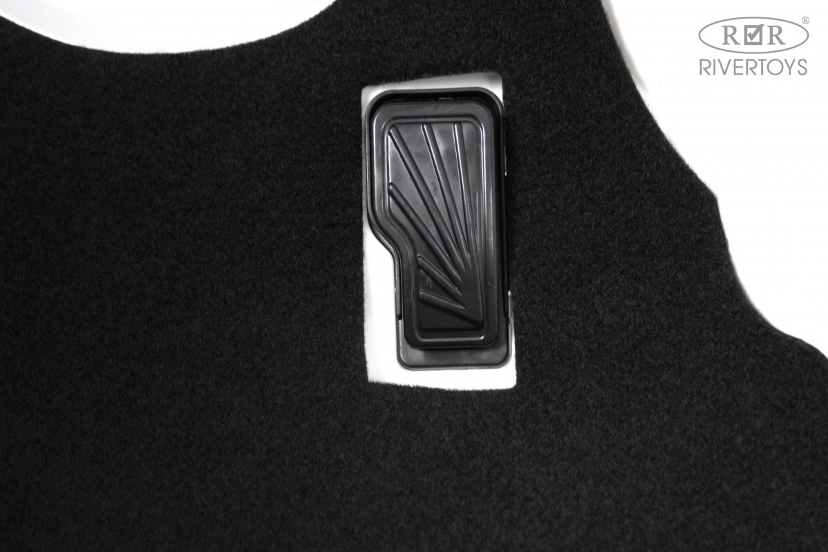 Детский электромобиль RiverToys Lexus 570 E555EE белый v8raqsogg3cwat59mb1ej1jqamvwt008