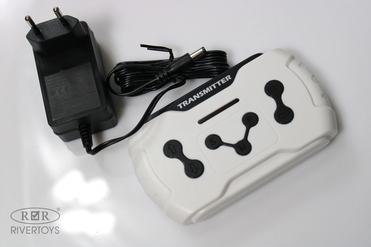 Детский электромобиль RiverToys K111AM красный he0y1qfp3we65du20cfx8pws0egz0gq0