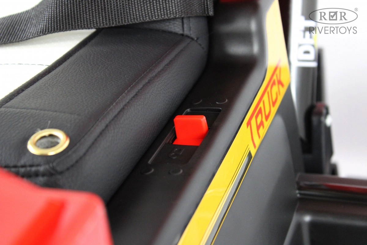 Детский электромобиль RiverToys K111AM красный chi806r2trec5m1u7rcclasx6qat2m0i