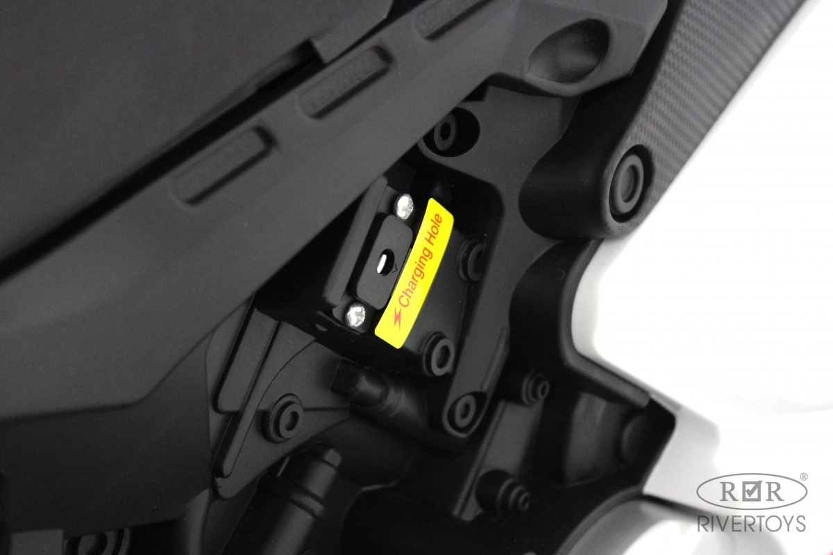 Детский электромотоцикл RiverToys М777БХ белый l39ld8doxsl5rd0fg6bjkrb83ccbgoy7