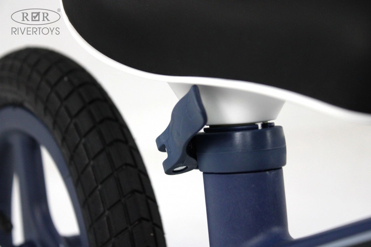 Детский беговел RiverToys HB-002 сине-белый 3o16mv3o4ma18fi43ef4hjm8khlroy10