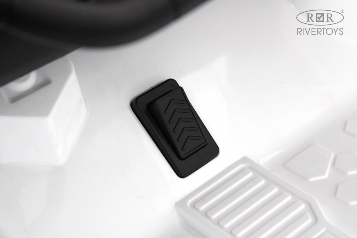 Детский электромобиль RiverToys K999PX белый hmm9p34aql9lqw98o9462d3ynn07i734