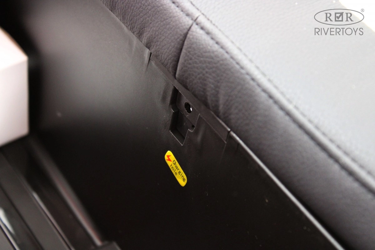 Детский электромобиль RiverToys K111AM красный norkf9elddw4mit2ad5i13w36w90gpv8