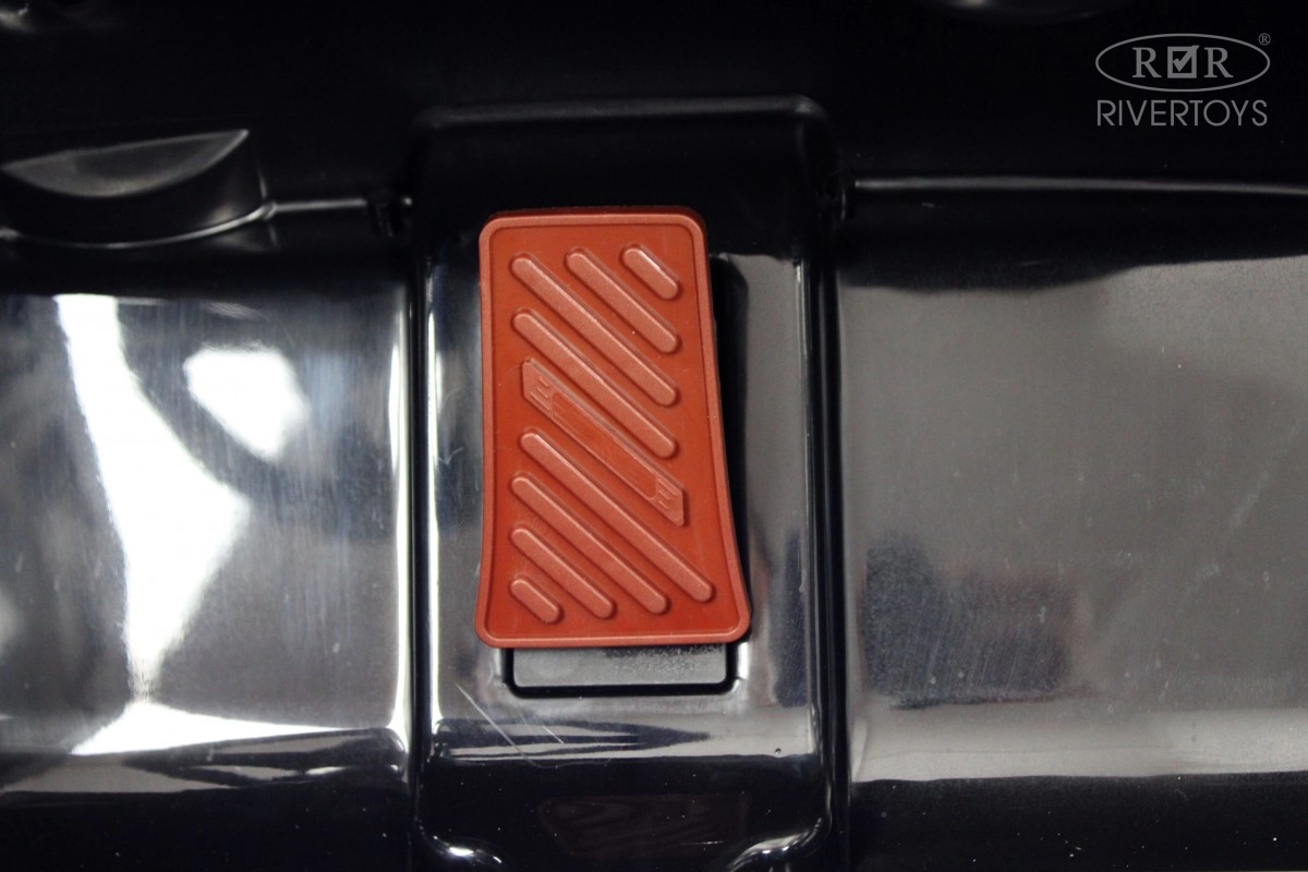 Детский электромобиль RiverToys K070PX WHITE белый z2ya5jepriqwt6tysuw1ue30l35w4yxc