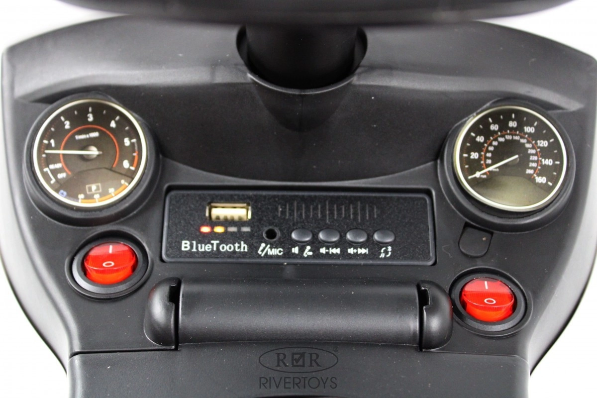 Детский толокар RiverToys Toyota Land Cruiser 300 Z002ZZ-D белый 5a2k58y0ox92s70viyksjy6k4hct30n0