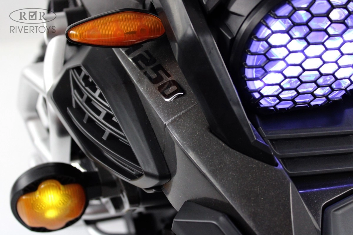 Детский электромотоцикл RiverToys М009БХ серый 3cp9tm49tbgqsnl08givcad8qe7iusyt