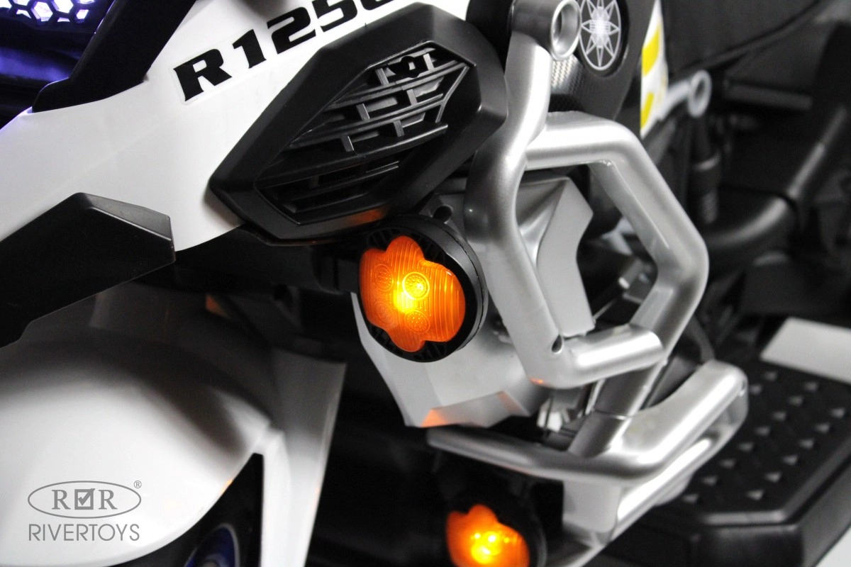 Детский электромотоцикл RiverToys М111БХ белый jiuxc1rg7s6yceglllp67ekgmwwawv6j