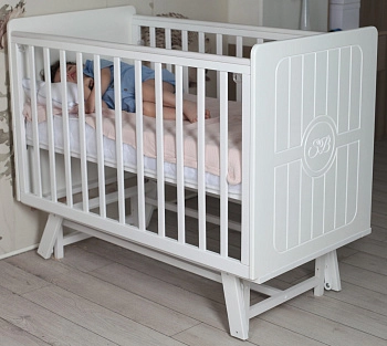 Детская кроватка Sweet Baby Nuovo с маятником (Белая /Белая)